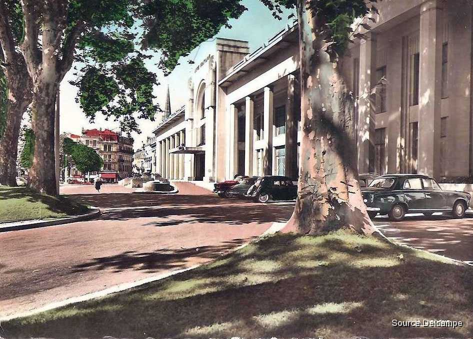 73 Aix Les Bains Etablissement Thermal.jpg